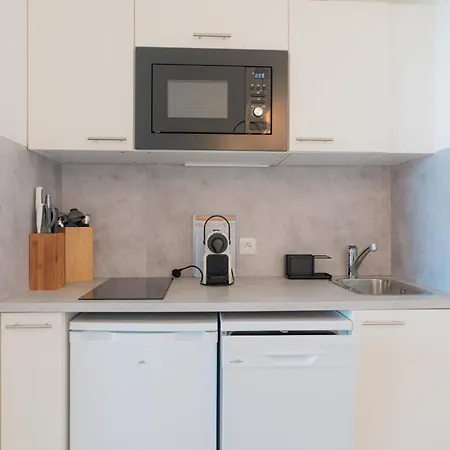Stunning Sea View - Pool, & Ac Apartman *